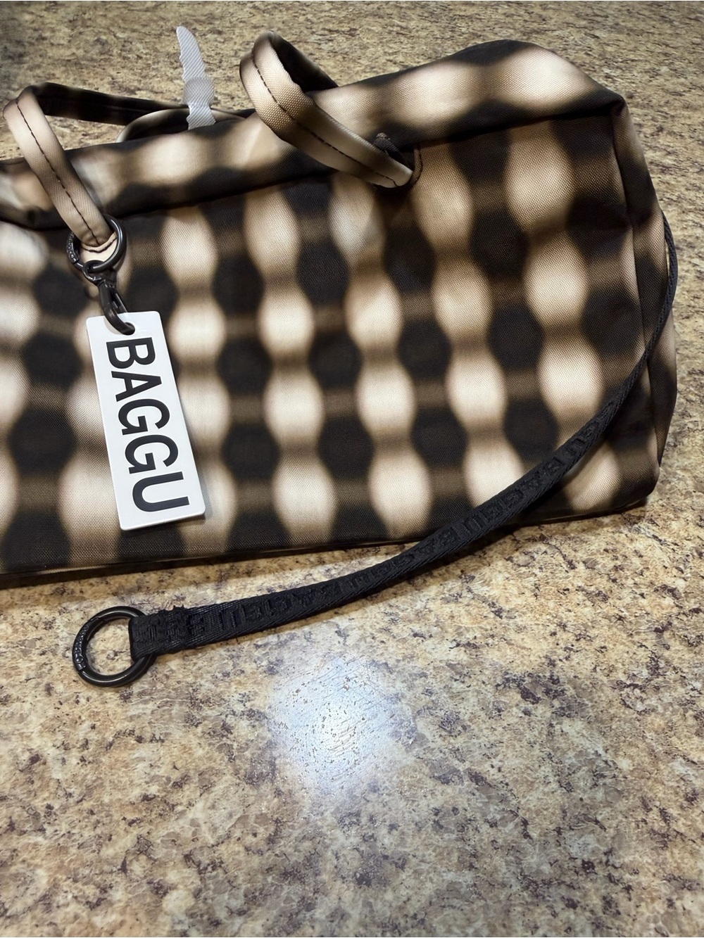 Baggu blurred gingham bowler bag medium - Picture 3 of 3